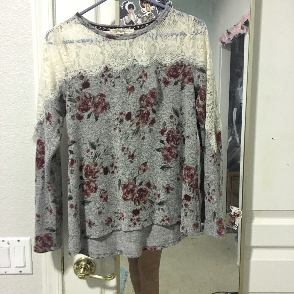 Grey sweater with white lace and pink flowers